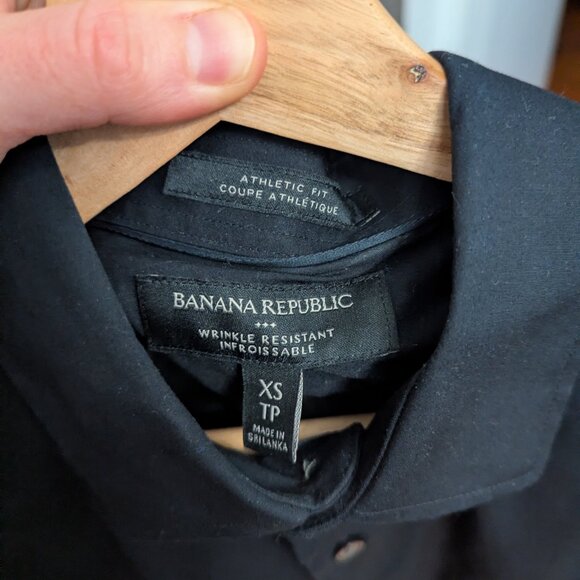 Banana Republic Slim-Fit Wrinkle-Resistant Dress Shirt — XS, Black, Athletic Fit - Picture 3 of 3
